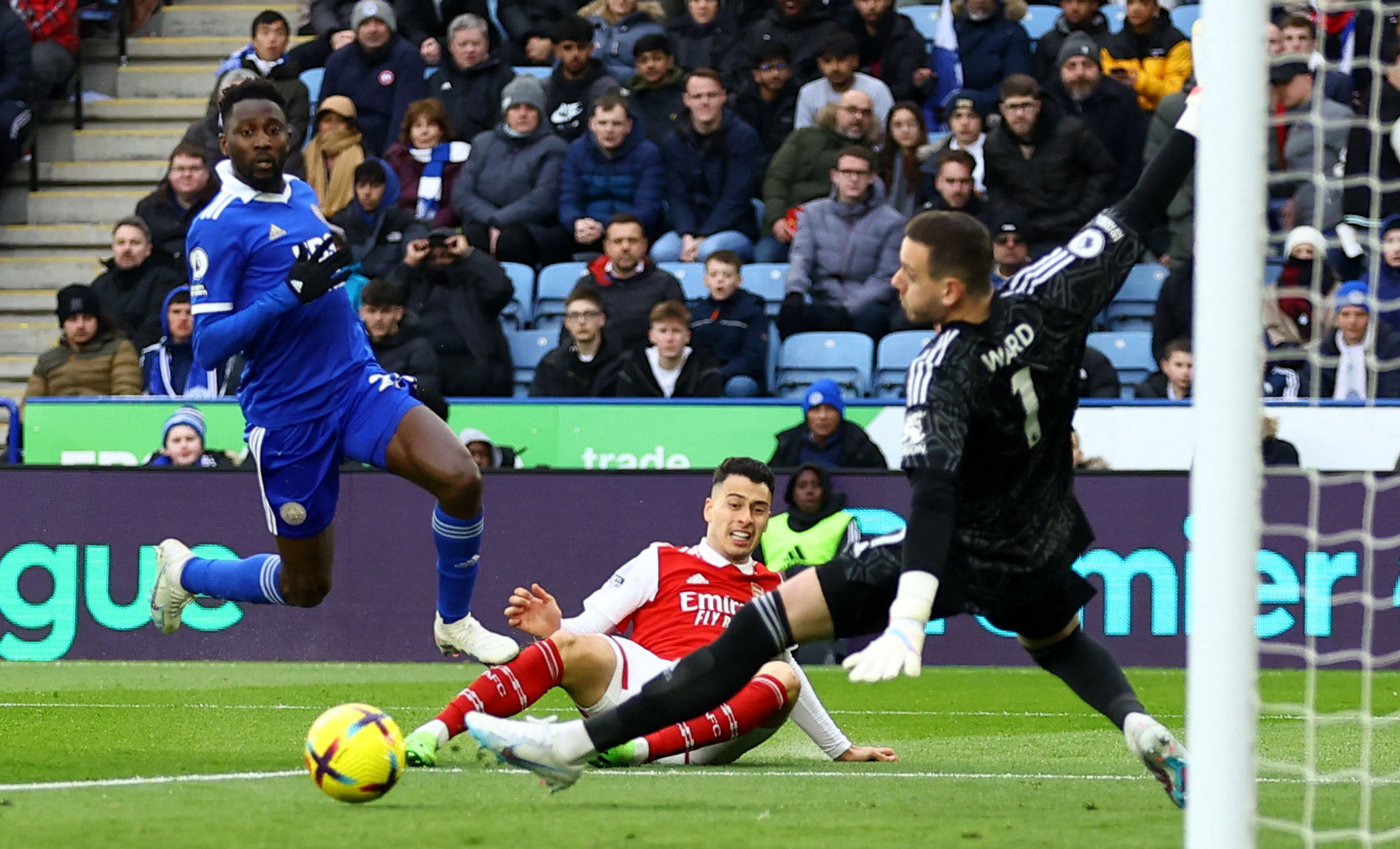 撼且令人担 撼且令人担