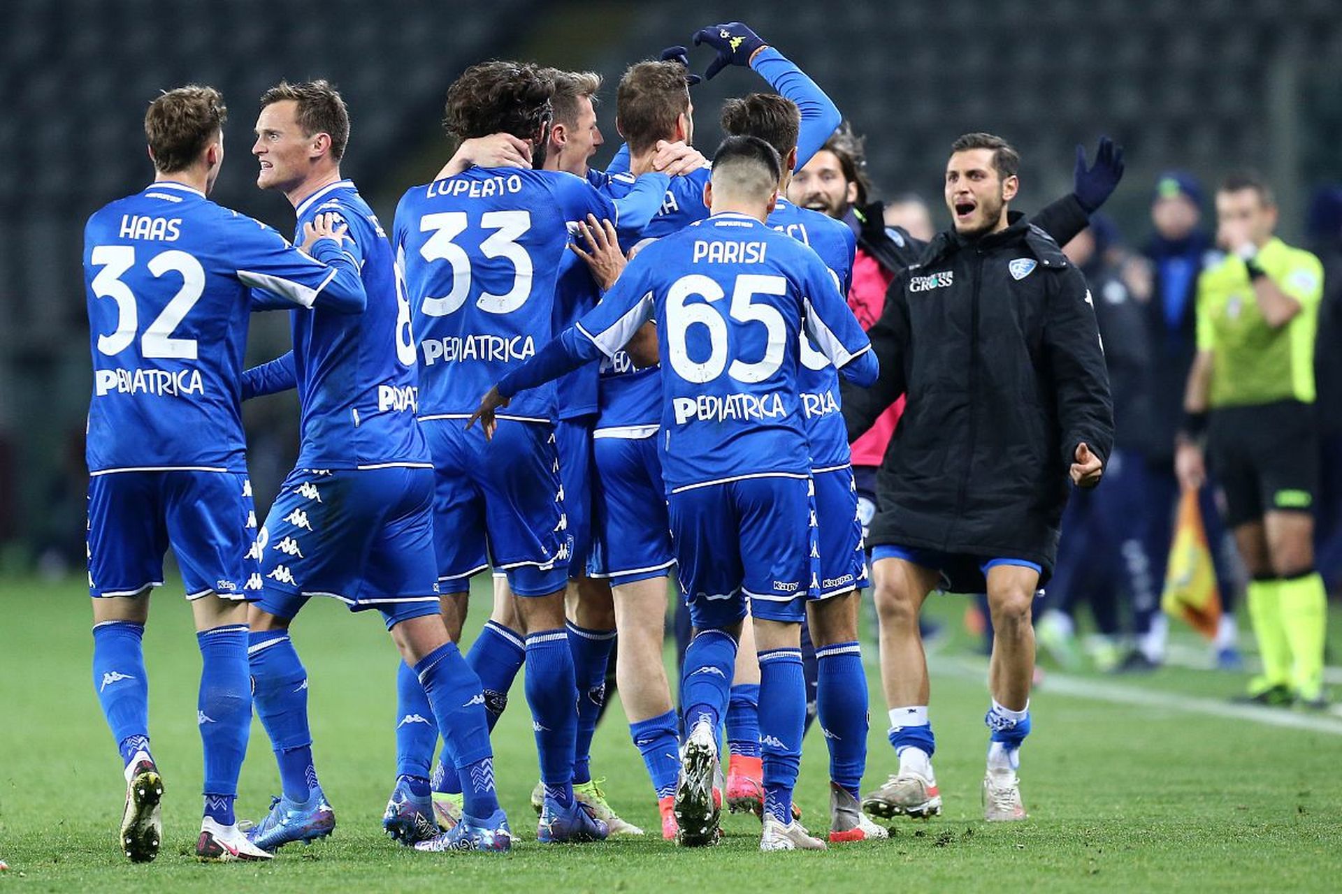 篮球格局下 篮球格局下